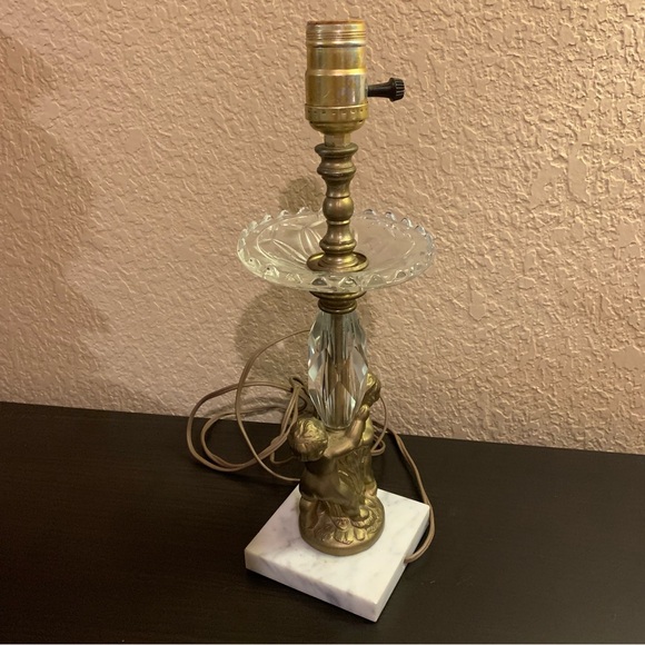 Beautiful vintage ornate gold / marble angel lamp - Picture 4 of 6